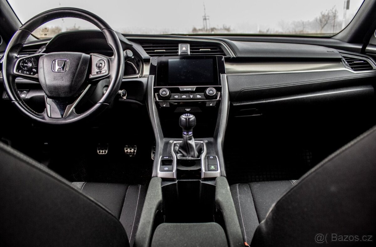 Honda Civic 1.0 DOHC VTEC Turbo Elegance - 13