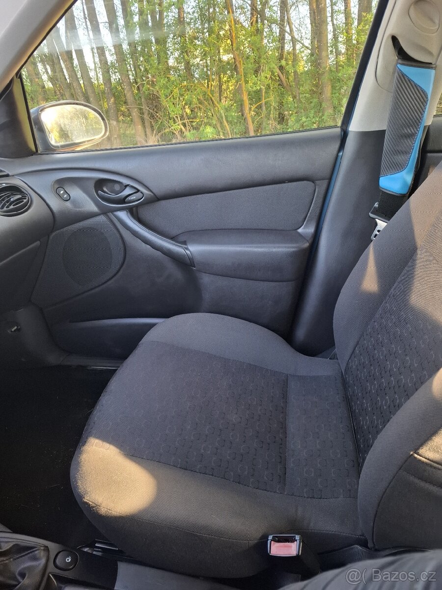 Ford Focus MK1 1.8i 85 kW Hatchback - 13