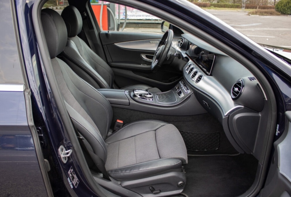Mercedes-Benz E trieda 200, 9G-Tronic - 13