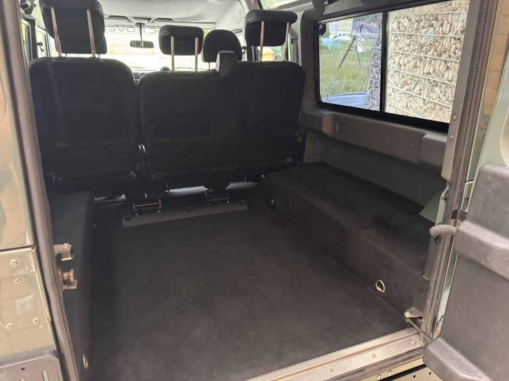 Land Rover DEFENDER 110 Puma 2010, Keswick, top stav - 13