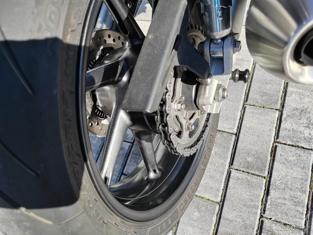 Triumph Speed Twin 1200 - 13