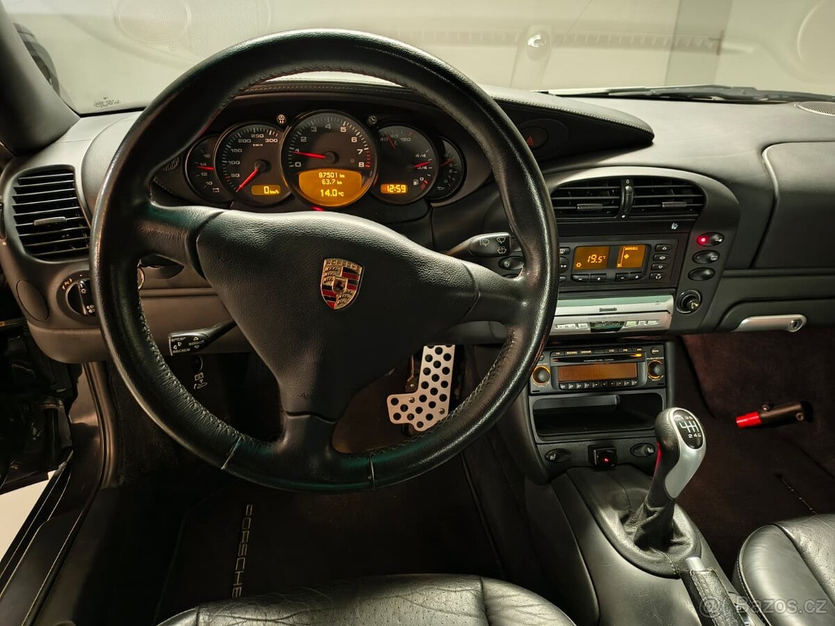 Porsche 911 CARRERA 4 - 13
