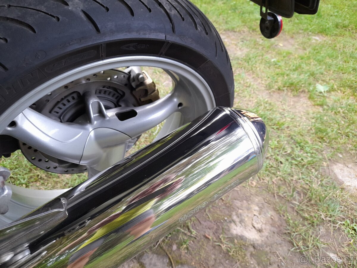 Moto Guzzi Norge 1200 - 13