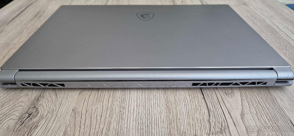 MSI Creator 4k i7-RTX2060 2xSSD - 13