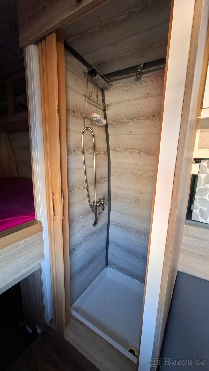 Obytné auto pro 3 osoby řidičák skupina B karavan - 13