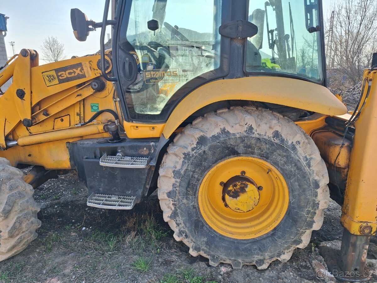 JCB 3CX 4X4 - 13