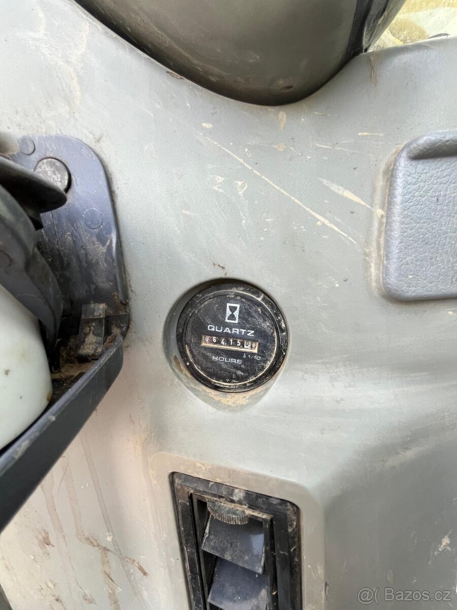 Pásové rypadlo NEW HOLLAND E135SR - 1ES, r.v. 2008, 15,4t - 13