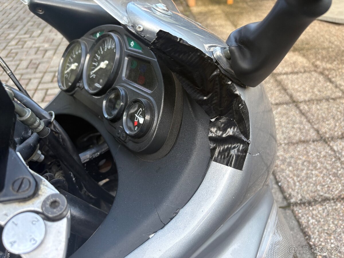 Suzuki GSX 750f - 13