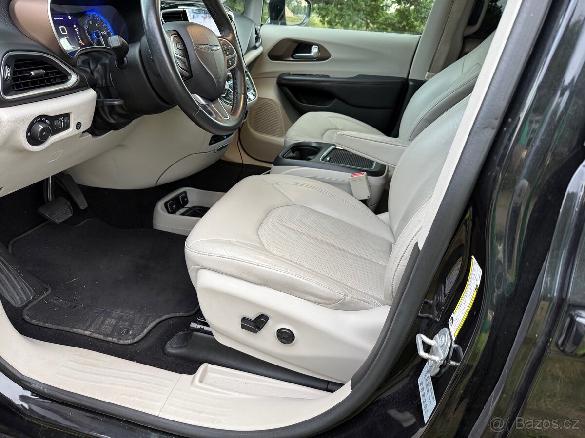Chrysler Pacifica - 13