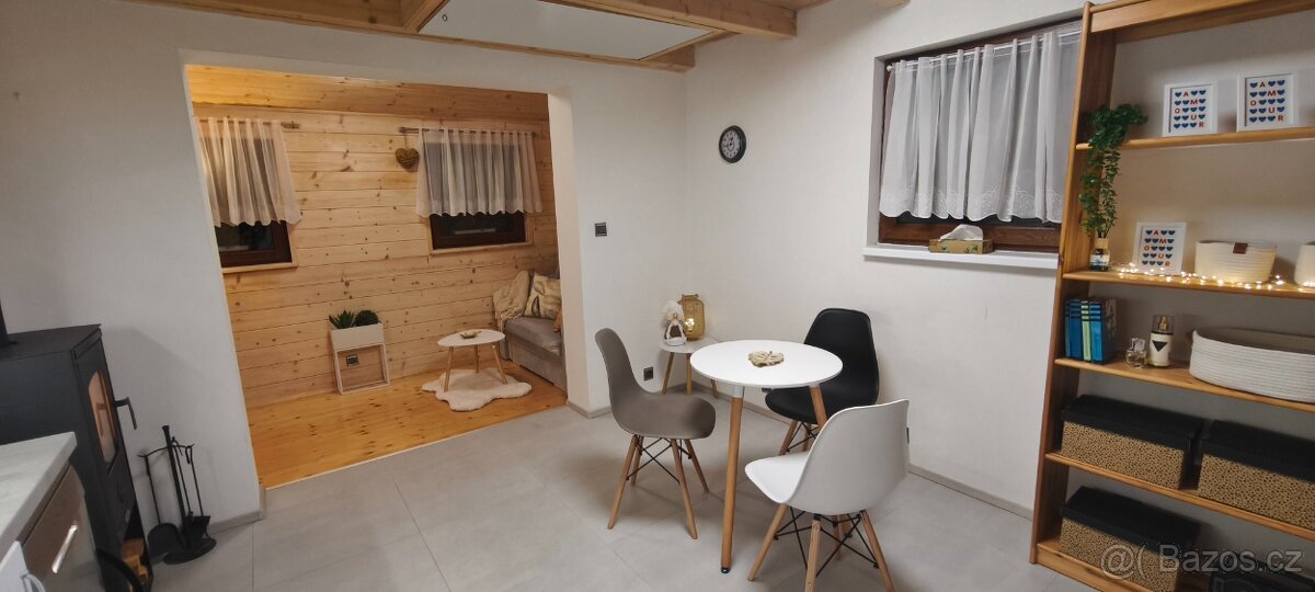 Prodám chatu na Rudolfově cca 3 km od Č.b - 13