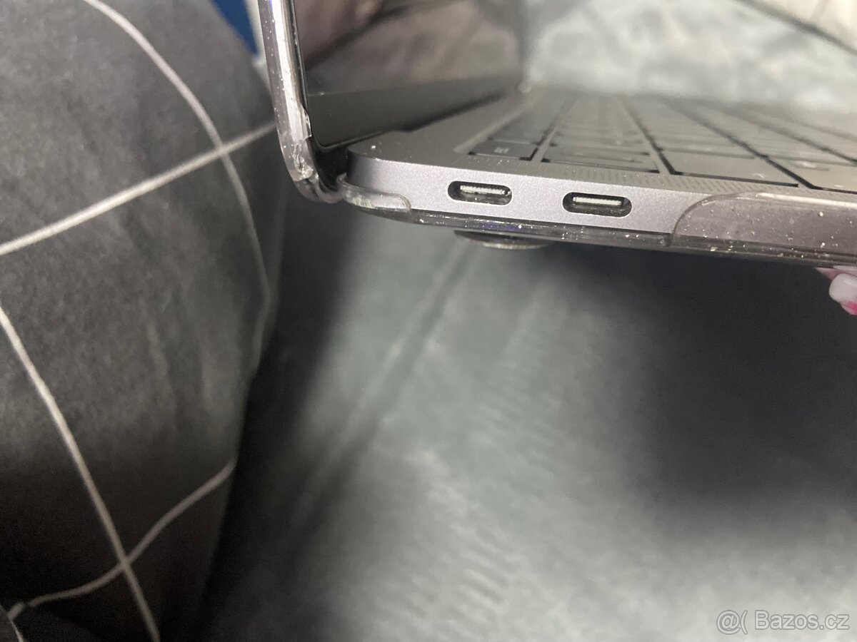 MacBook Air 13" 16GB RAM/256GB - 13