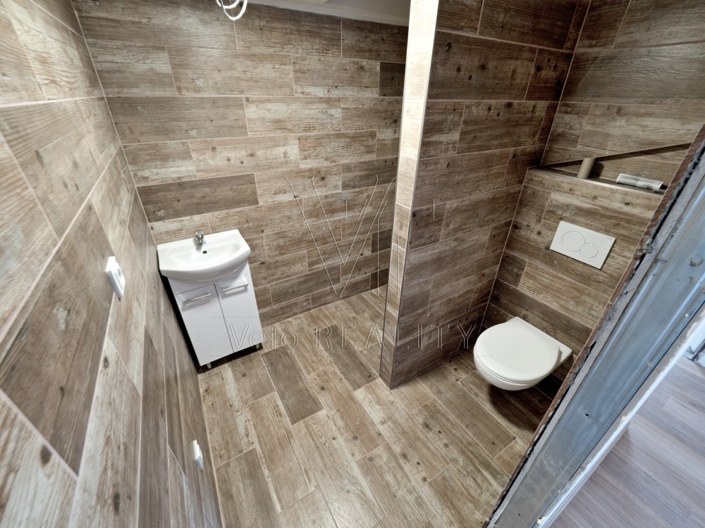 Prodej, nový penzion se třemi byty, obec Zaječ - 13