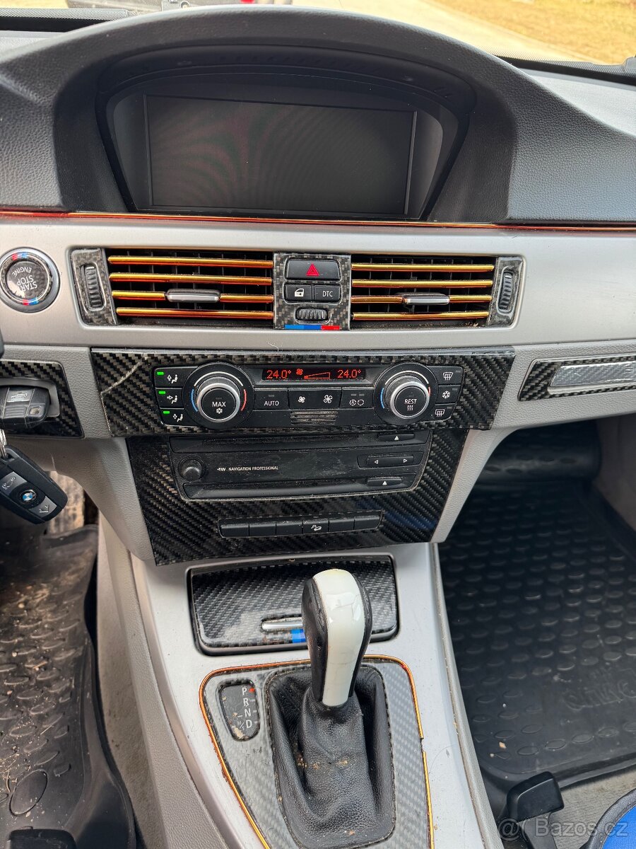 BMW 325 Xi Touring - 13