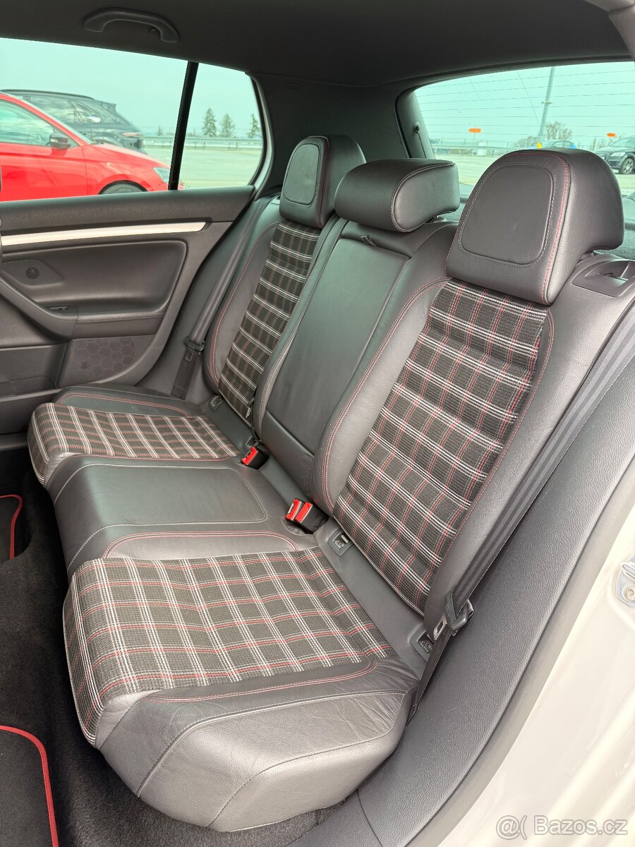 Volkswagen Golf GTI Edition 30 - 13