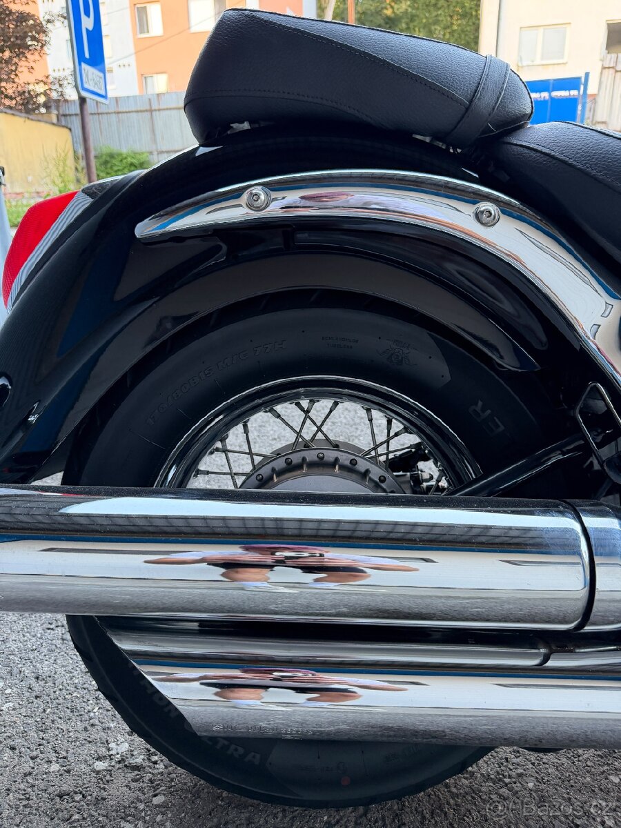 Suzuki C800 Intruder - 13