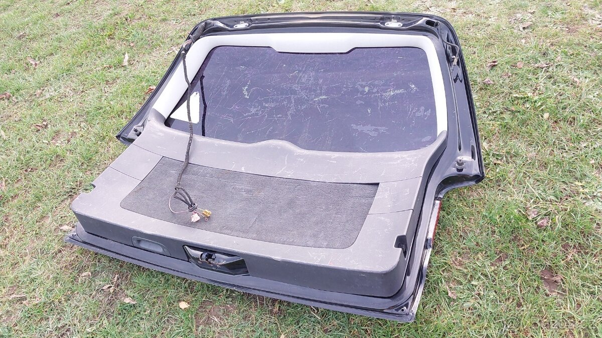 VW SHARAN – DVEŘE KUFRU ČERNÉ - 13