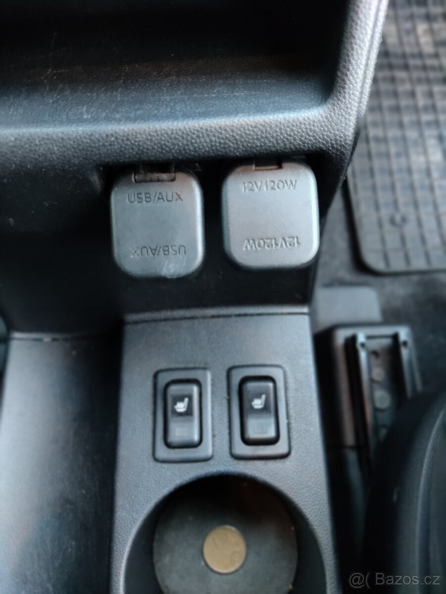 Mazda 5, 7 míst, vyhřívané sedačky - 13