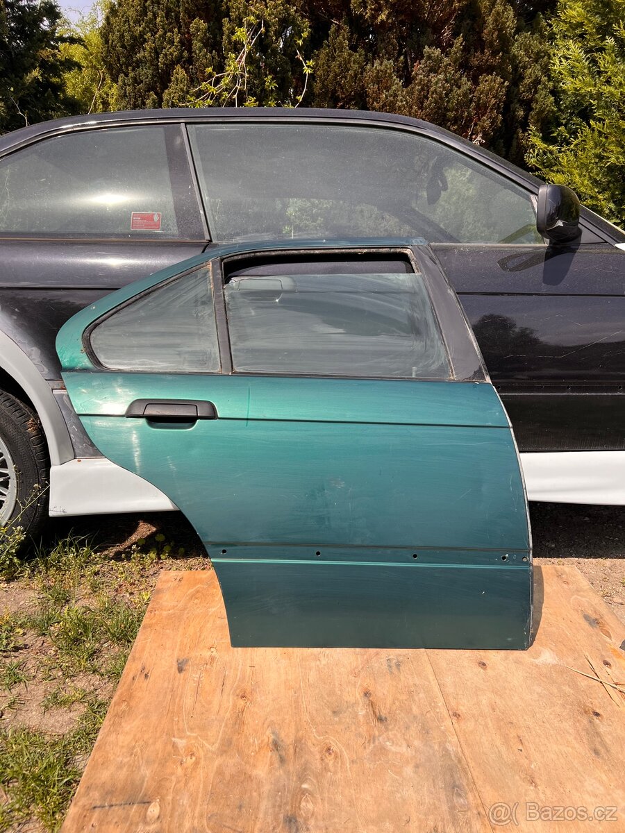 Zadní dveře bmw e36 sedan / touring - 13