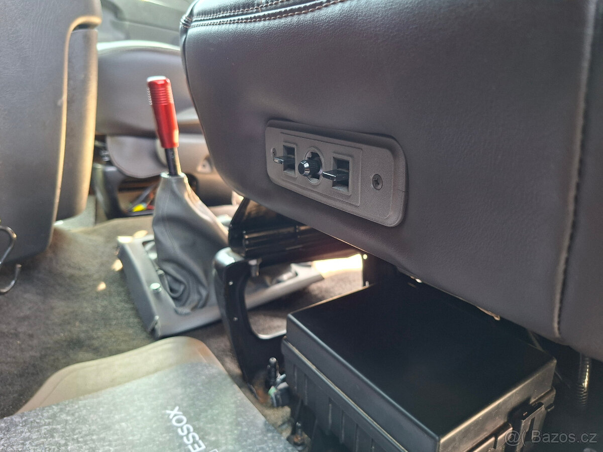 Chevrolet EXPRESS 5,3L V8 VORTEC,4x4, 8míst,redukce,LPG,DPH - 13