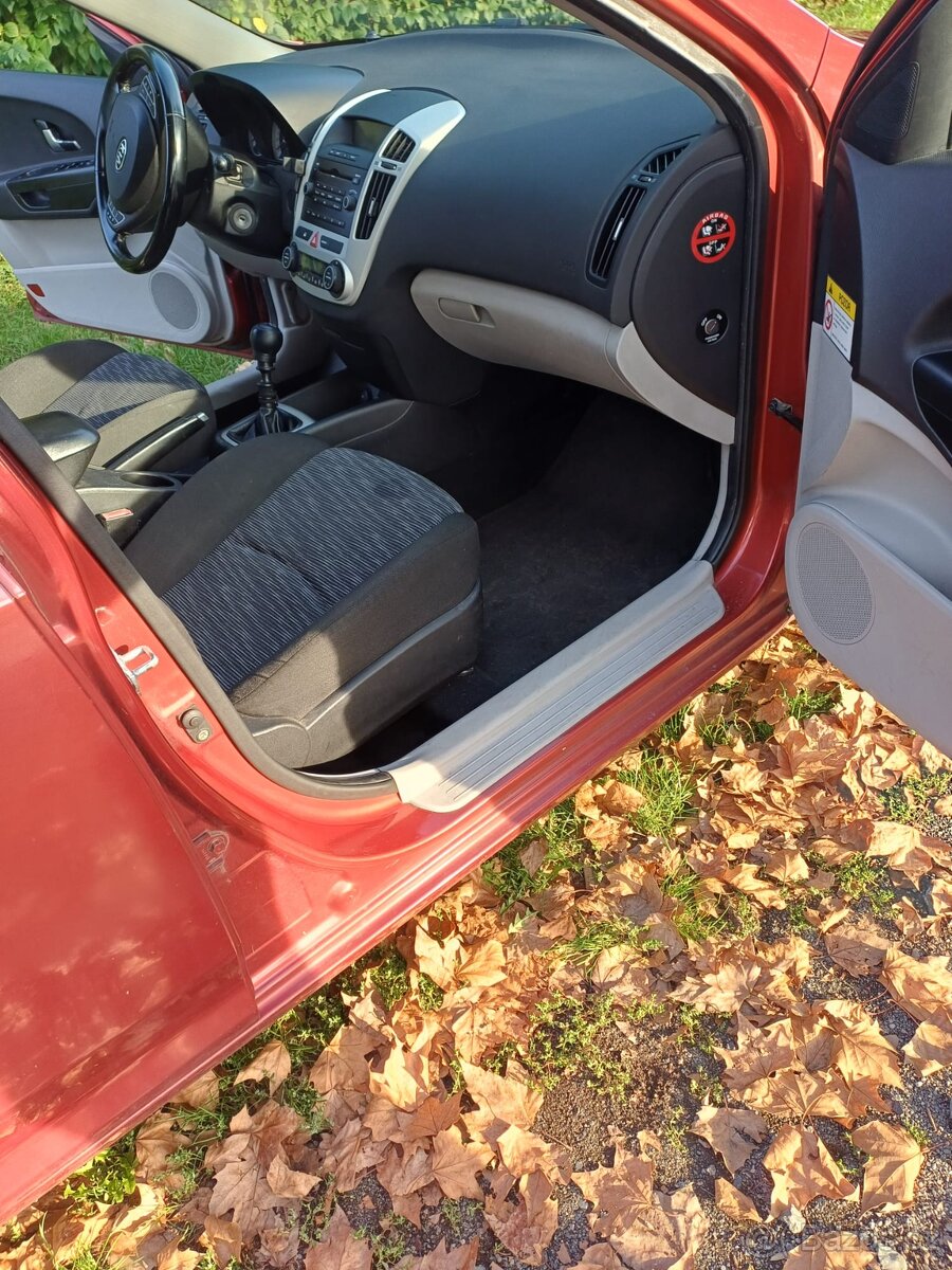 Kia Ceed 1.4i 80 kW benzín + LPG - 13