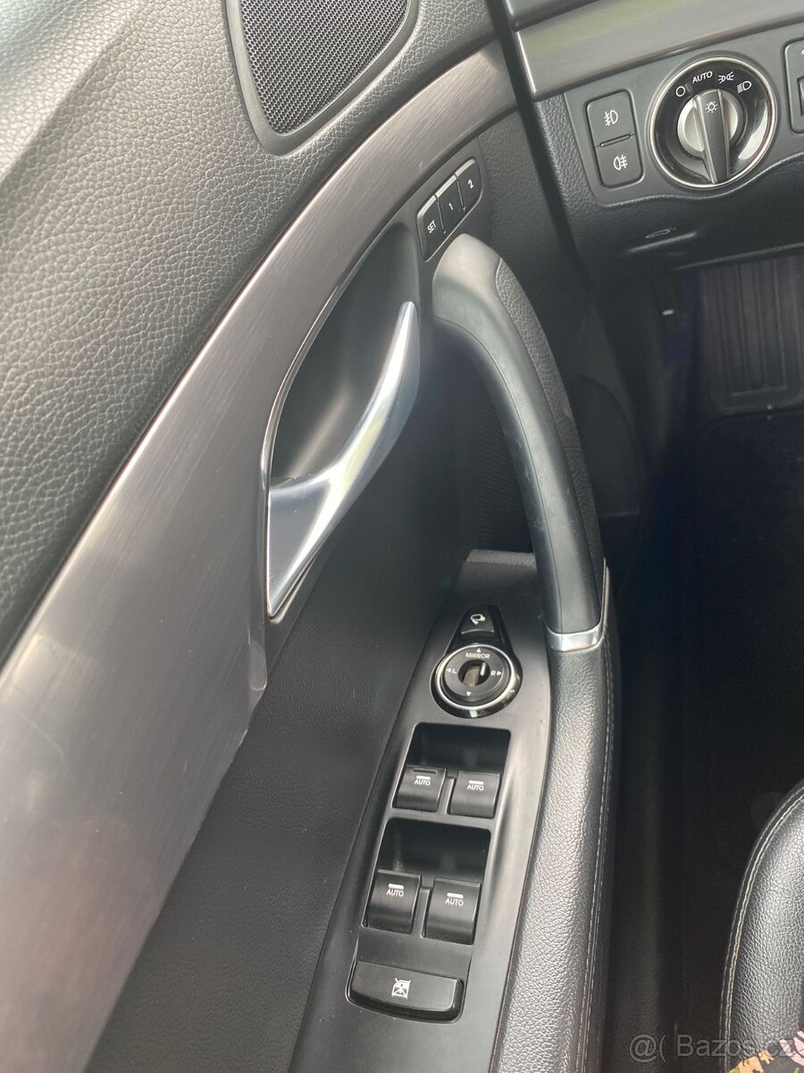 Hyundai i40 1,7 crdi, TOP stav - 13