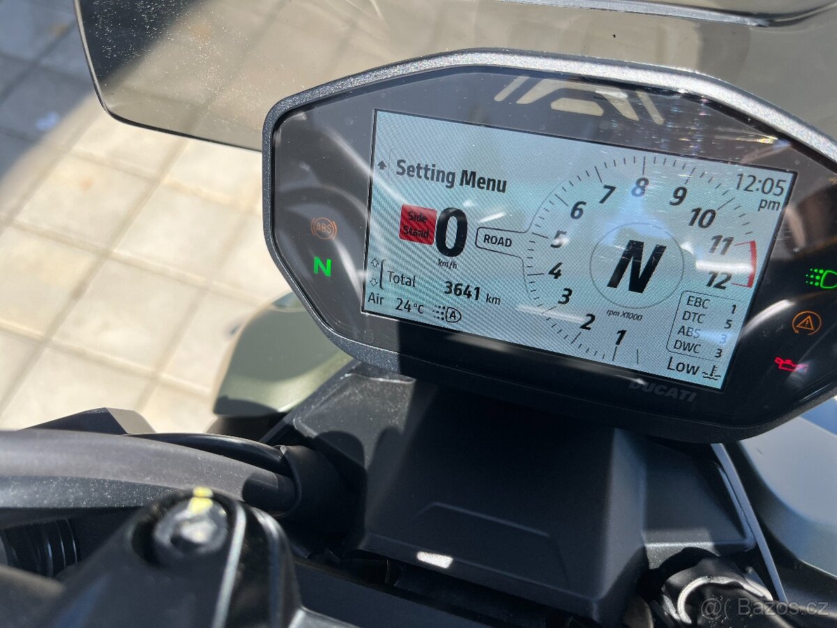 Ducati Streetfighter V2 - 13