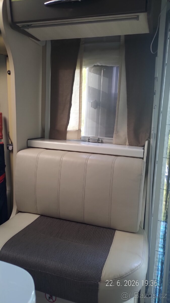 Obytné auto Chausson 727 GE pro 4osoby - 13