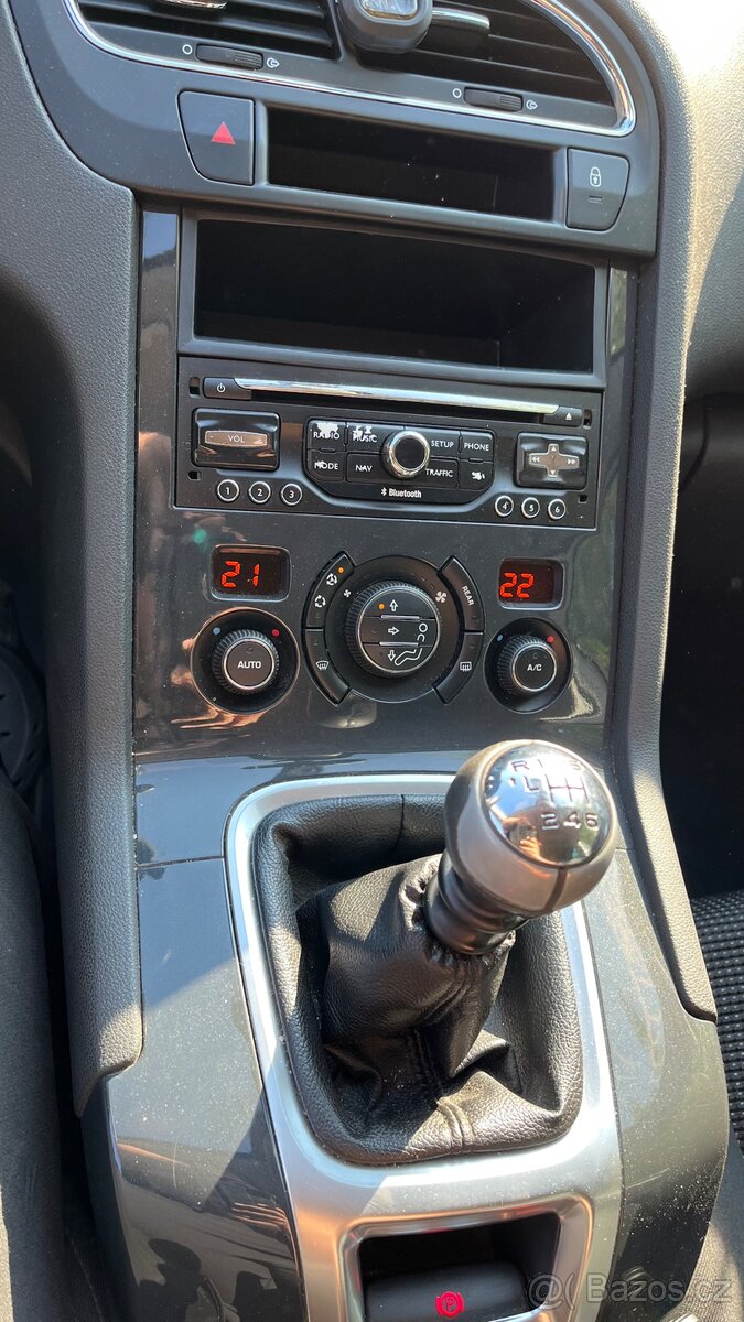 Peugeot 5008 1,6 HDI 84kw - 13