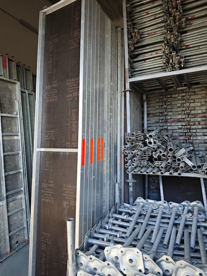 Prodám lešení Layher blitz 73 HLINÍKOVÉ 99m2 Alfix - 13