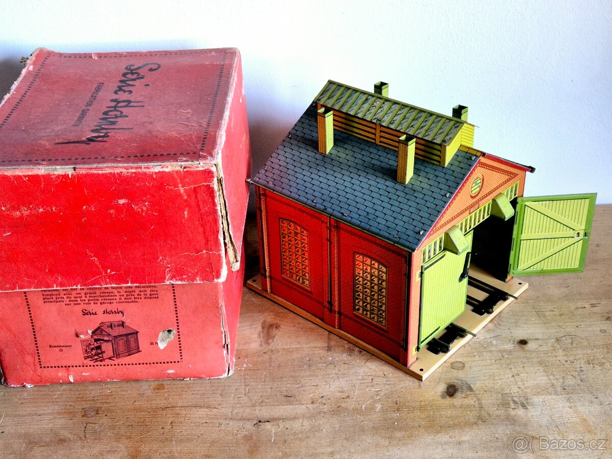 Vláčky - lokomotivní depo, No 1, Hornby, Francie, 1930 - 13