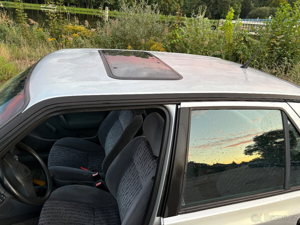 Felicia 1.3 GLX 1997 50KW - 13