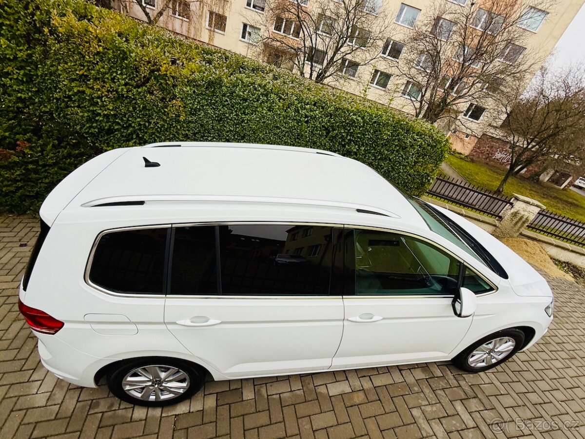 VW TOURAN 2,0TDi 110kW HIGHLINE TAŽNÉ ACC Vyhř.OKNO ČR - 13