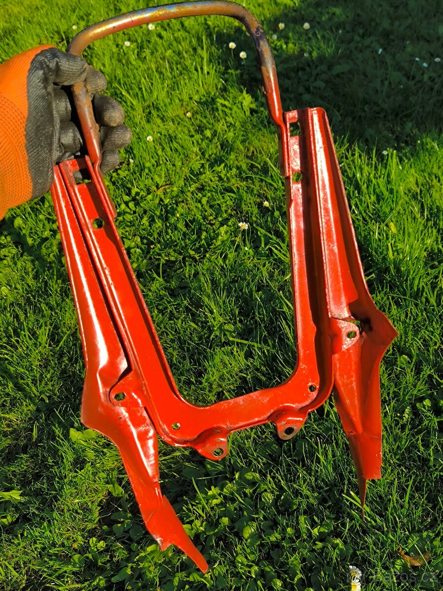 Podsedlový Rámeček ČZ 125/175/250 - 13