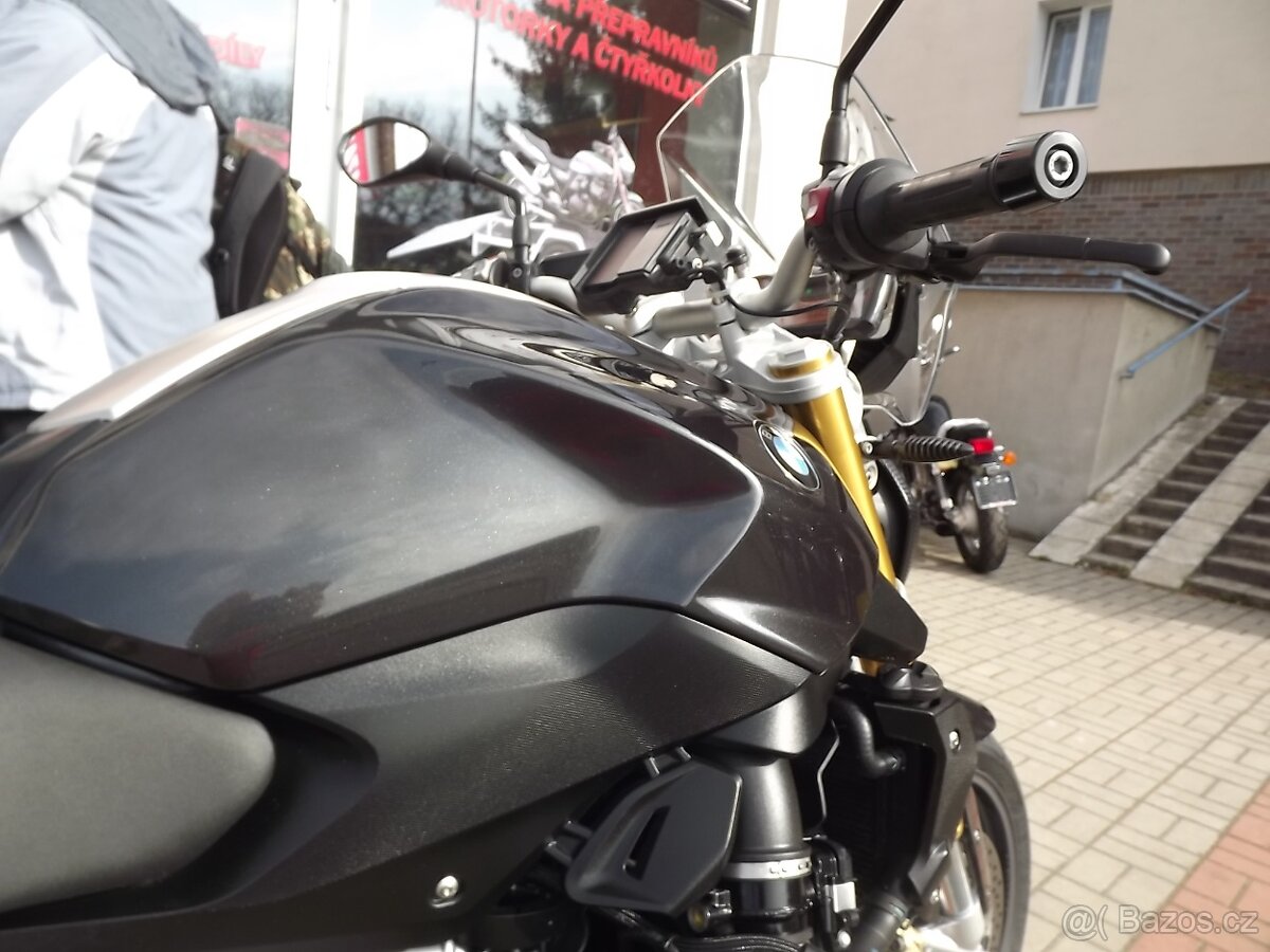 BMW R 1200R LC - 13