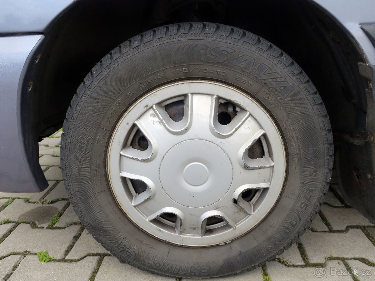 Ford Escort 1.6 i 16V 66 kW - 13
