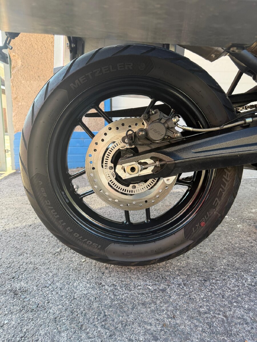 Triumph Tiger 800 XRT - 13