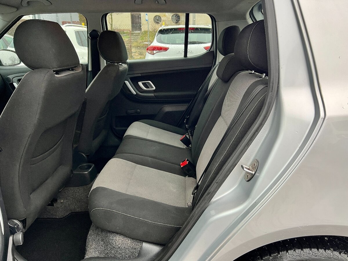 Škoda Fabia 2 1.4i 63 kW Sport Klima,Servis,BezKoroze - 13