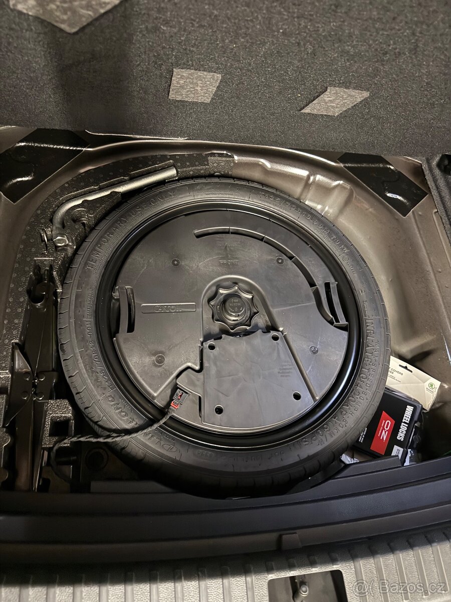 Škoda Karoq Sportline 1.5 TSI DSG nová, 416km, 5 let servis - 13