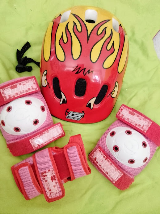 HELMA PŘILBA DĚTSKÁ GALAXY A CHRÁNIČE PRO NEJMENŠÍ - 13