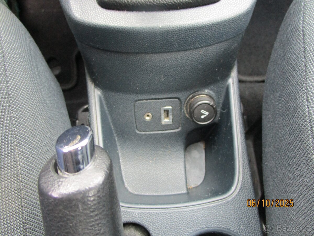 Ford Fiesta 1,2 benzín 44kw - 13