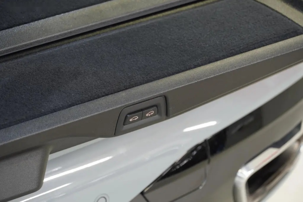 BMW X7, 40D,M-PAKET,HUD,TAŽNÉ,ČR.1.MAJ - 13