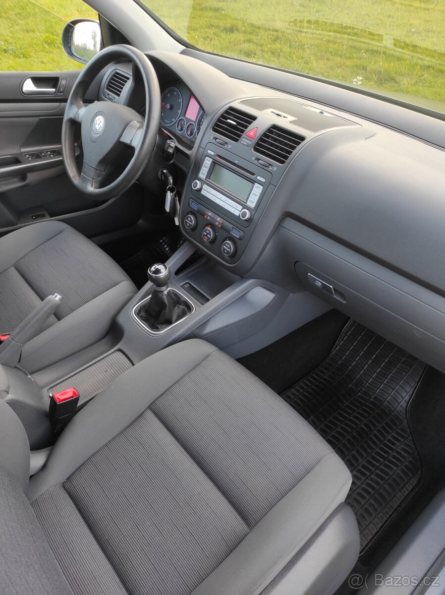 VW Golf V 1,9 TDi, 2008, nová STK, tažné - 13