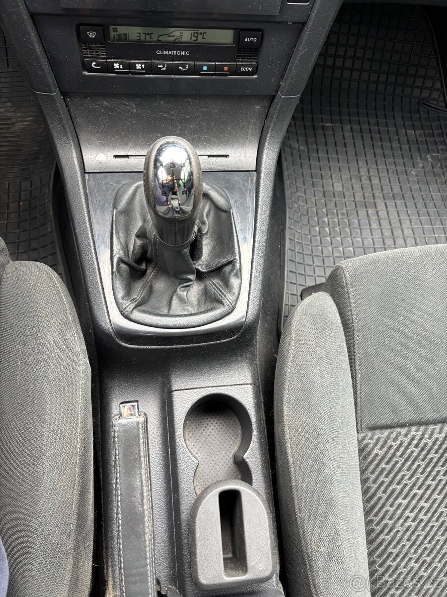 Škoda Superb 1.9 TDI Comfort - 13