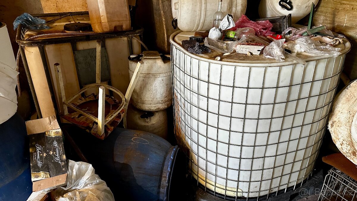 NEREZOVÉ - KAMENINOVÉ - PLASTOVÉ - NÁDOBY - 1000L - 6000L - 13