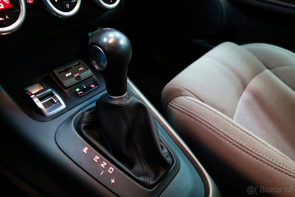 Alfa Romeo Giulietta 2.0 JTDM 129kW, A/T ZÁRUKA, TURISMO - 13