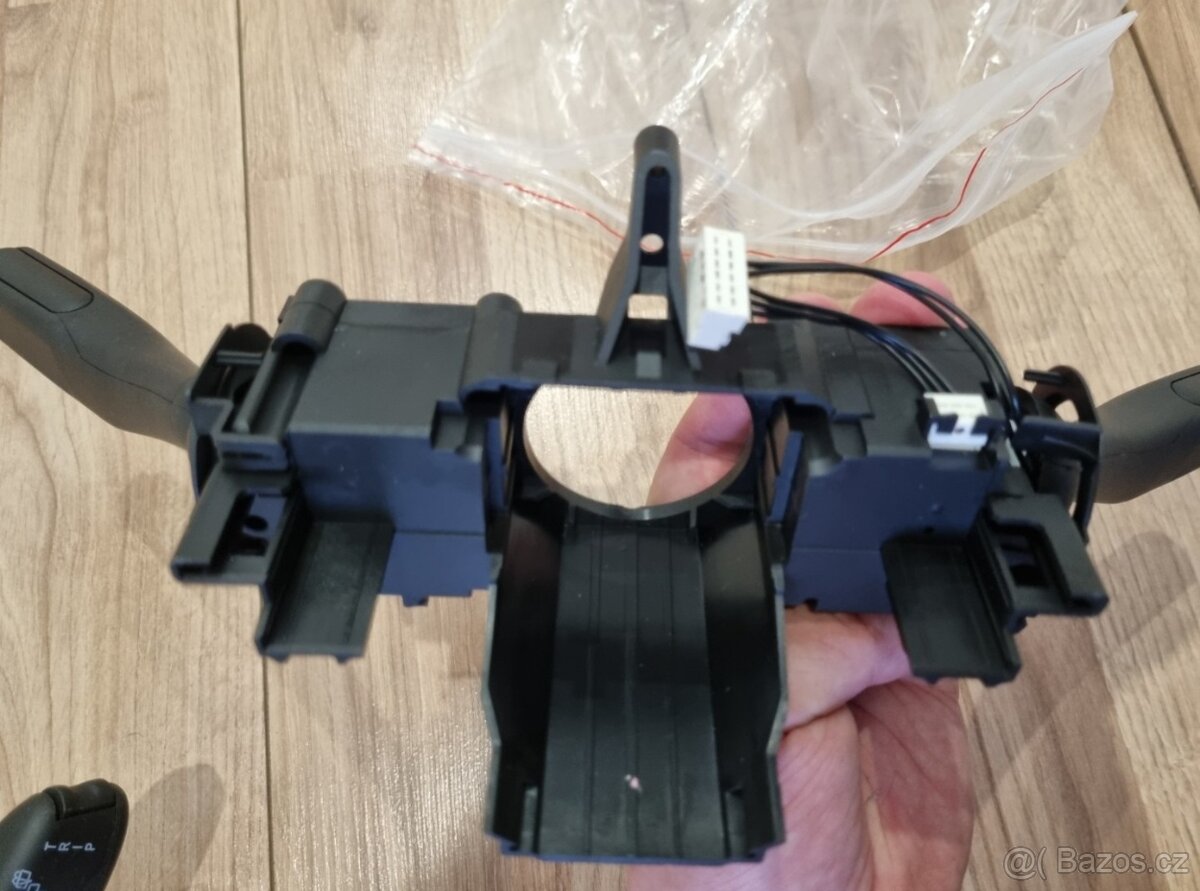 TEMPOMAT OVLÁDANIE PAČKY POD VOLANTOM - 13