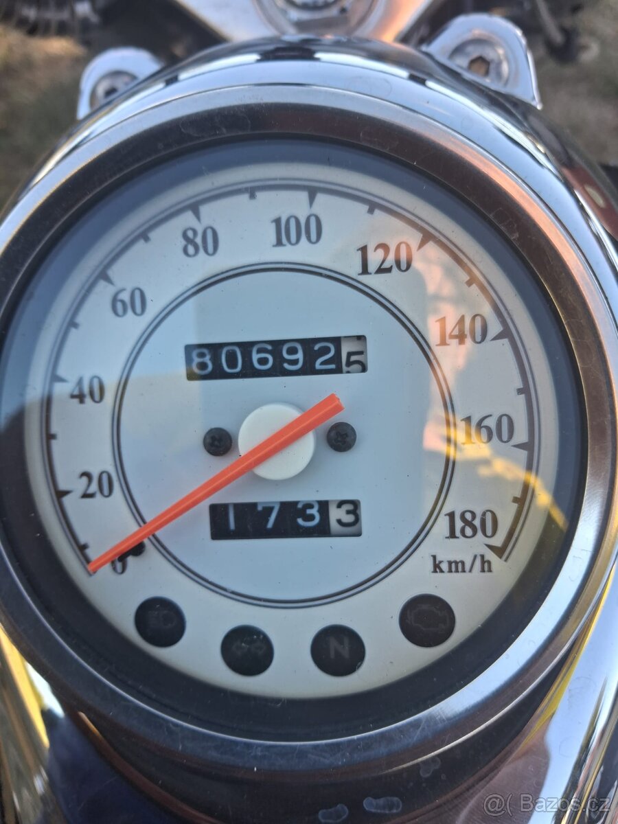 Yamaha Dragstar XVS 650 Classic - 13