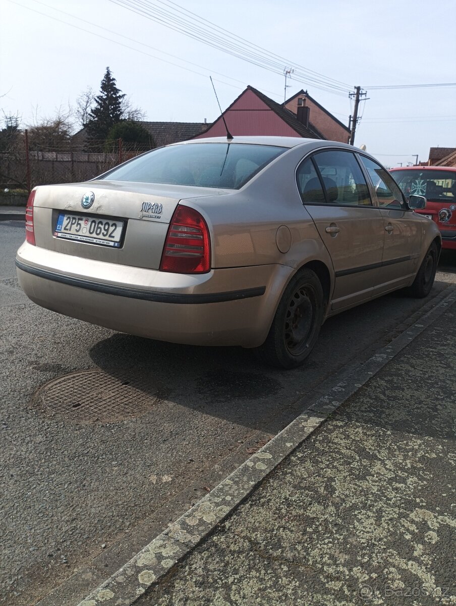 Škoda Superb - 13