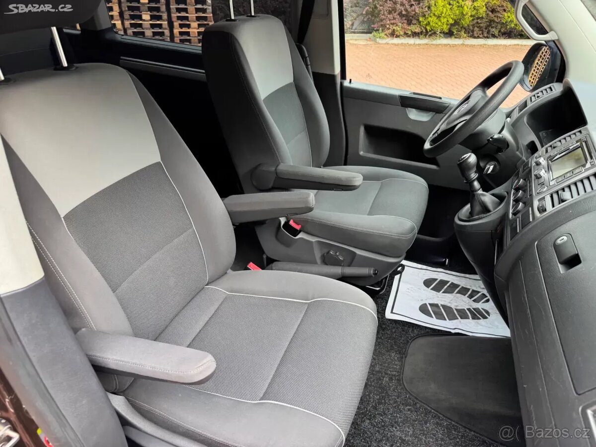 VW Multivan T5 2.0 TDI 103kW,1.Majitel,Webasto,Tažné,Navi. - 13