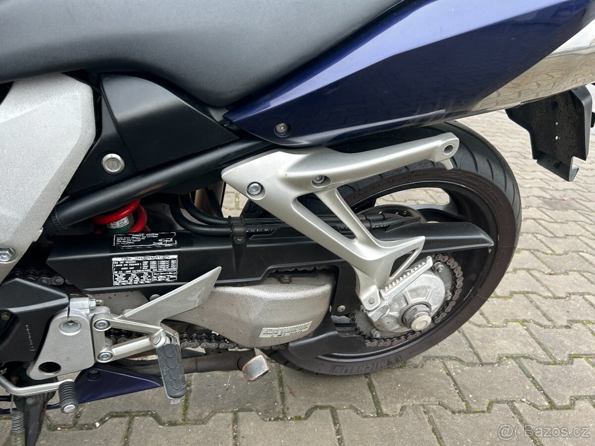 Honda VFR 800 VTEC 2002 - 13